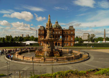 Glasgow Green Fountain And Peoples' Palace
